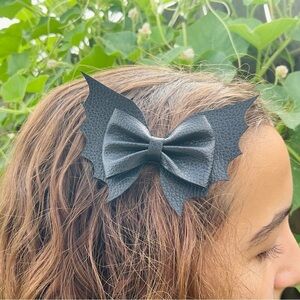 Halloween Bow Barrettes Set of 2 Bats Faux Leather Clip Costume Cosplay Party 4”
